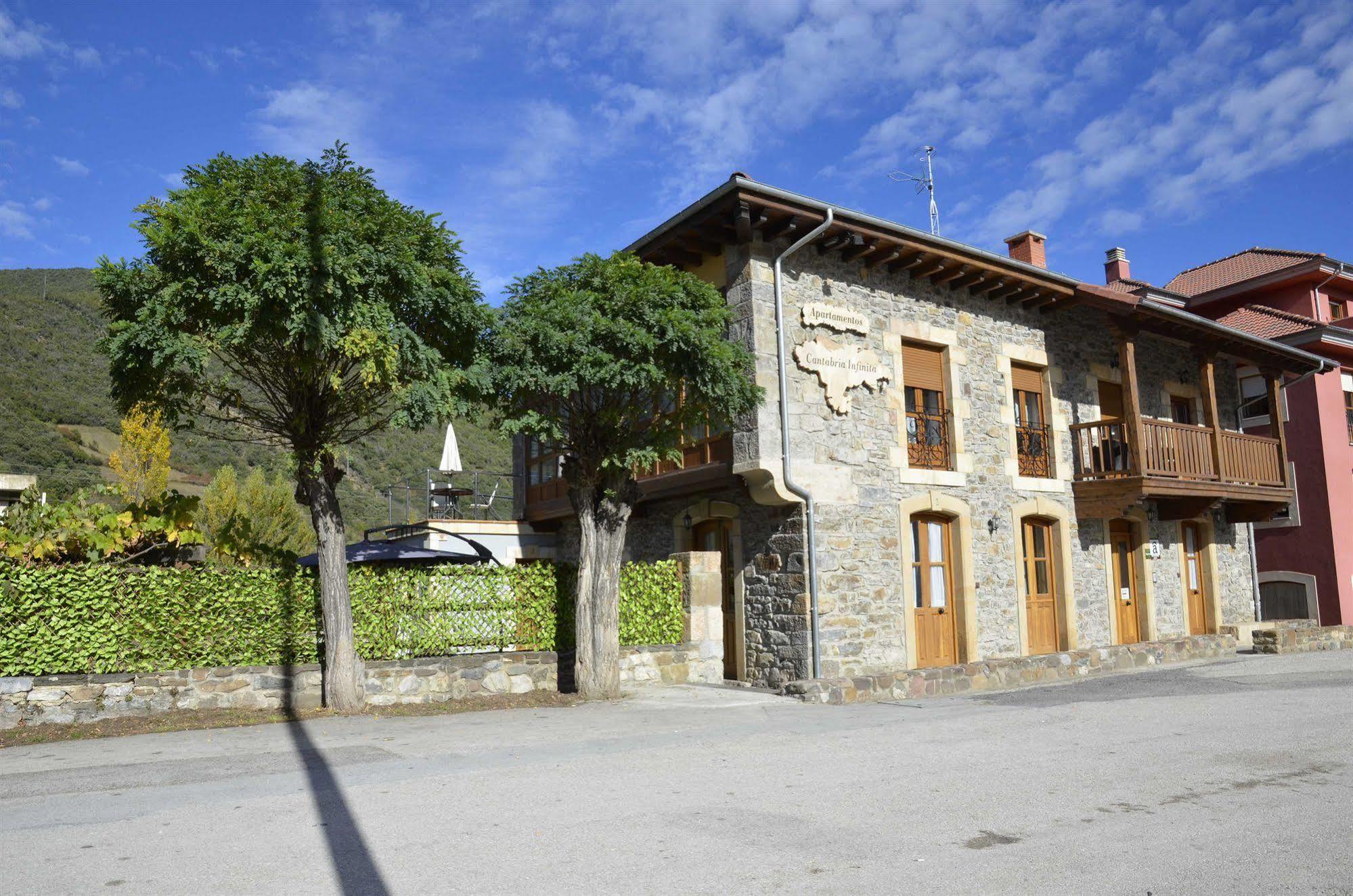 Apartamentos Spa Cantabria Infinita Cillorigo de Liebana Dış mekan fotoğraf